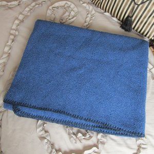 heavy throw blanket